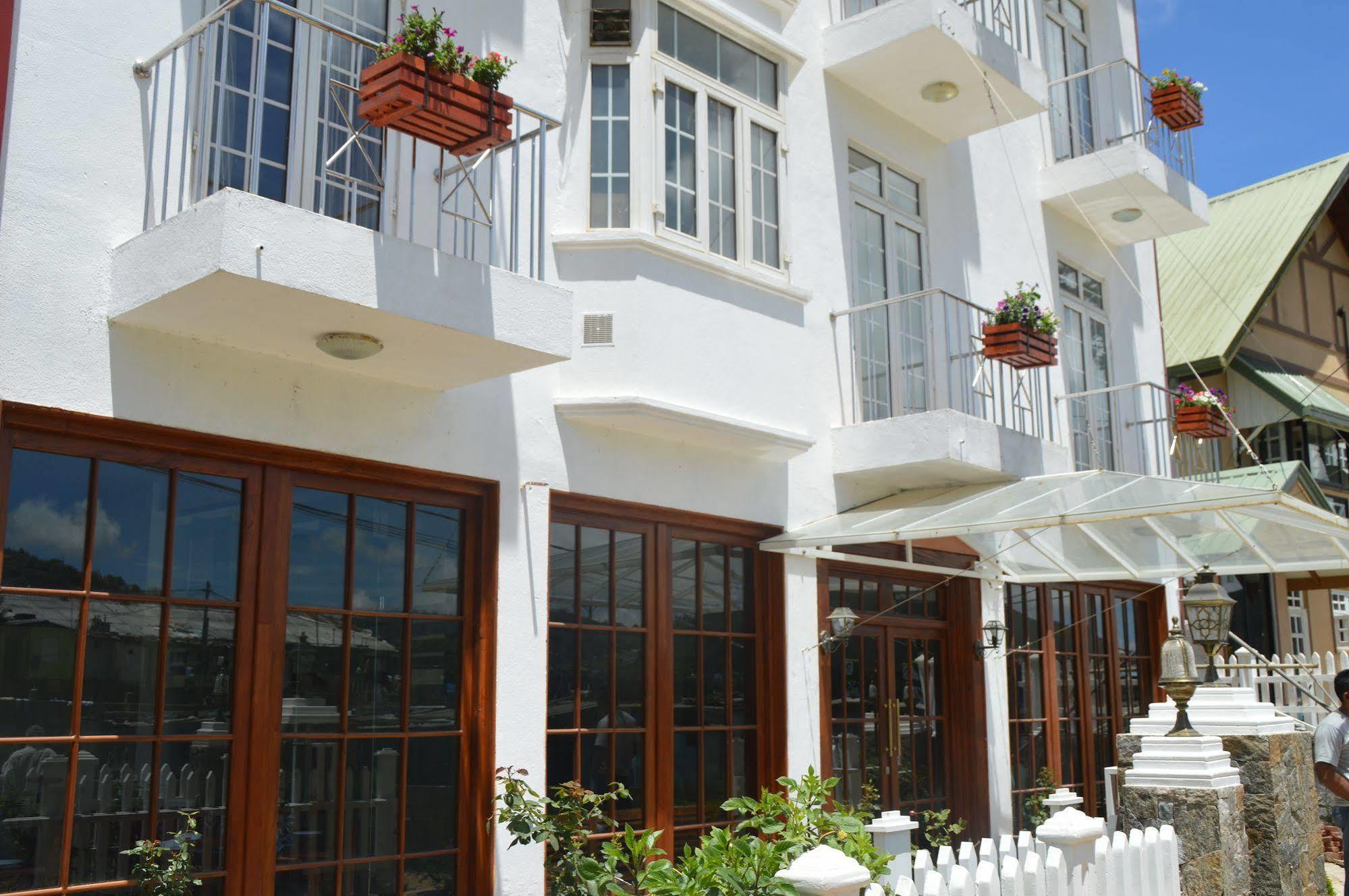 Royal Hills Nuwara Eliya Hotel Exterior photo